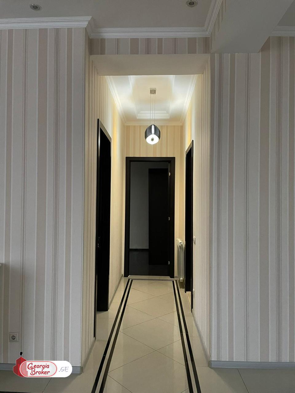 იყიდება ახალი გარემონტებული 3 ოთახიანი ბინა